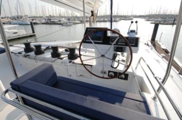 Yachtcharter Fountaine Pajot VICTORIA 67 helm station YKR_3441