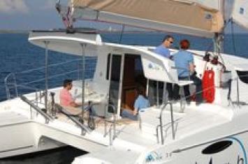 Yachtcharter Mahe 36 Evolution (2Cab/2WC) Deck