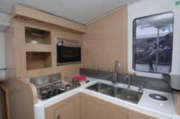 Yachtcharter Mahe 36 Evolution (2Cab/2WC) Pantry