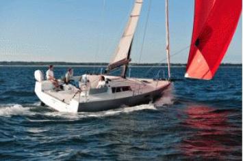 Yachtcharter Pogo 30 (2Cab) Seitenansicht