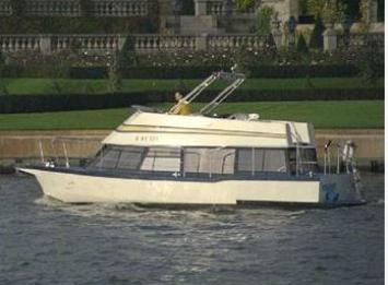 Yachtcharter Silent 94   M9 2Cab 1WC Seitenansicht