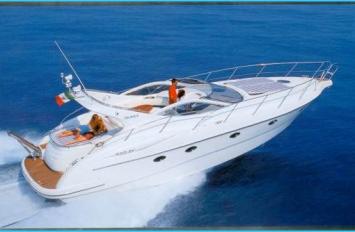 Yachtcharter Gobbi 425 Seitenansicht