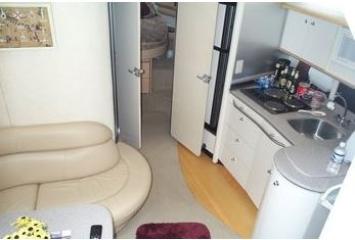 Yachtcharter Bayliner Avanti 4085 (2Cab 1WC) Pantry