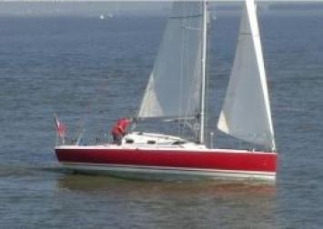 Yachtcharter Pogo 850 (2Cab) Seite