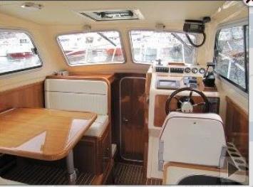 Yachtcharter Damor 900   Cockpit