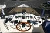 Yachtcharter Sealine F43 Cockpit