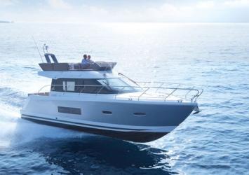 Yachtcharter Sealine F380 2cab 2WC Seite Bug