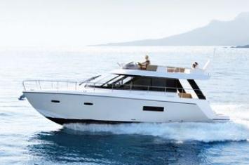 Yachtcharter Sealine F 450 2cab 2WC Seite