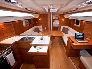 Yachtcharter Winner Yachts 12.20 (4Cab 1WC)Salon 