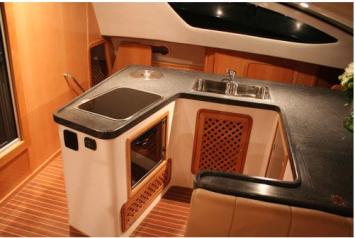 Yachtcharter Admiral 38 (3Cab 2WC) Pantry
