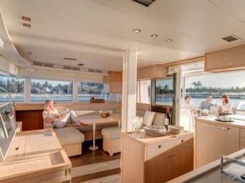 Yachtcharter Lagoon52 5Cab 5WC Salon