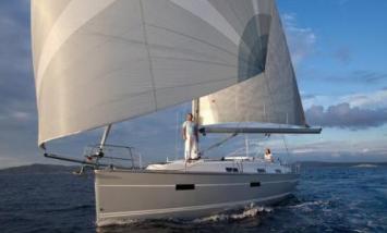 Yachtcharter Bavaria Cruiser 36 Avantgrade 3cab top