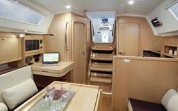 Yachtcharter DELPHIA 31 DI (2Cab 1WC) Salon 