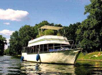 Yachtcharter Silent 149 M15 (4Cab 2WC) Seite Bug