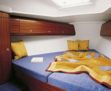 Yachtcharter Bavaria 32 Cruiser 2cab bed