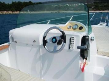 Yachtcharter Aquamar Phenicusa Cockpit