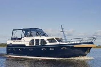 Yachtcharter Deluxe 42 1