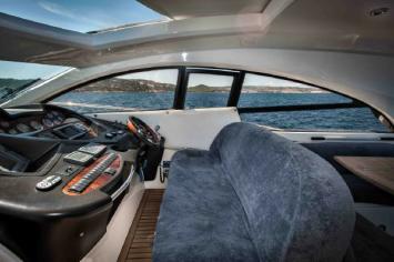 Yachtcharter Sunseeker 3