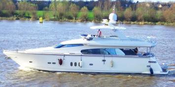 Yachtcharter Elegance 72 1