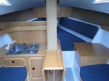 Yachtcharter Sportina 680_2Cab Pantry/Kabine.jpg