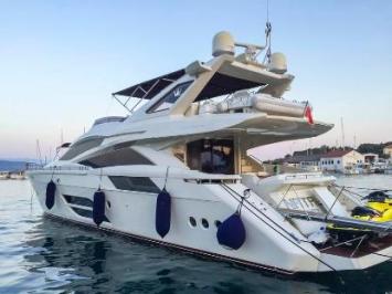 Yachtcharter dominator 780s