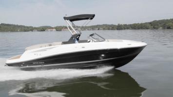 Yachtcharter bayliner_vr5_running_2016
