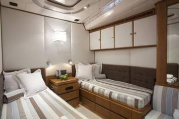 Yachtcharter concorde 40 cabin