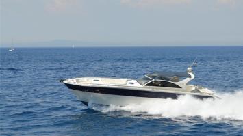 Yachtcharter Santorini 48