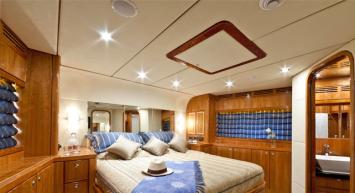 Yachtcharter Monto Fino 78 Bow cabin