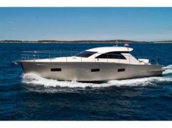 Yachtcharter cyrus 13.8hardtop