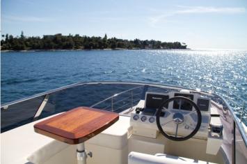 Yachtcharter cyrus flybridge open