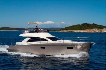 Yachtcharter cyrus flybridge top