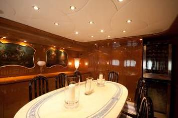 Yachtcharter Bagleitto dining