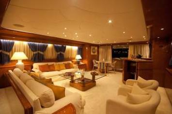 Yachtcharter Baglietto Salon