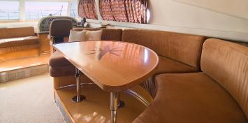 Yachtcharter my464 salon