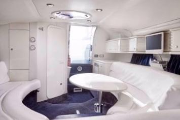 Yachtcharter tomhawk salon