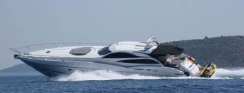 Yachtcharter predator 75 top