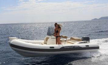 Yachtcharter tempest 570 top