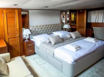 Yachtcharter brower 30 cabin