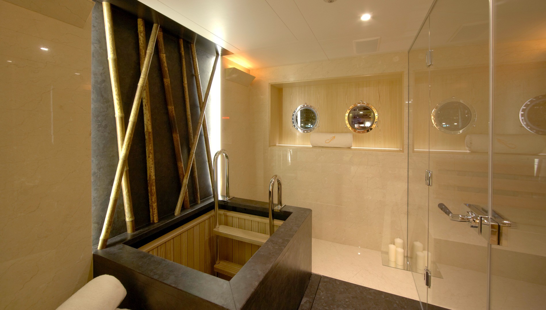 AMARYLLIS – Interieur