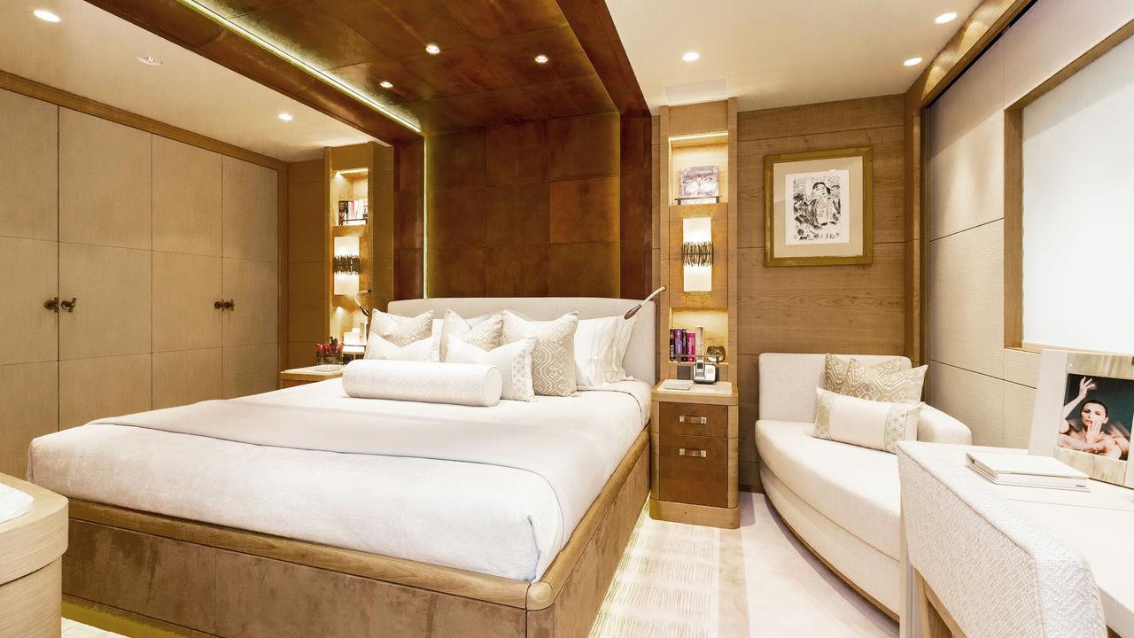HERE COMES THE SUN – Interieur