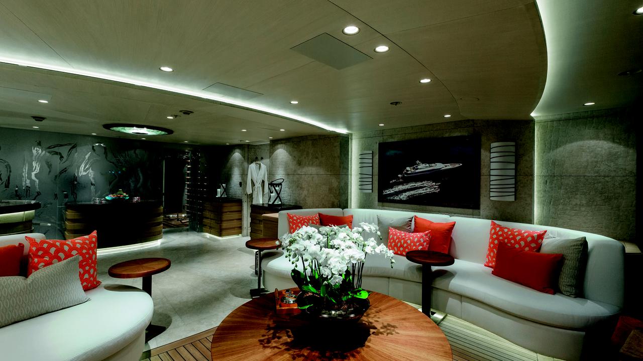 HERE COMES THE SUN – Interieur