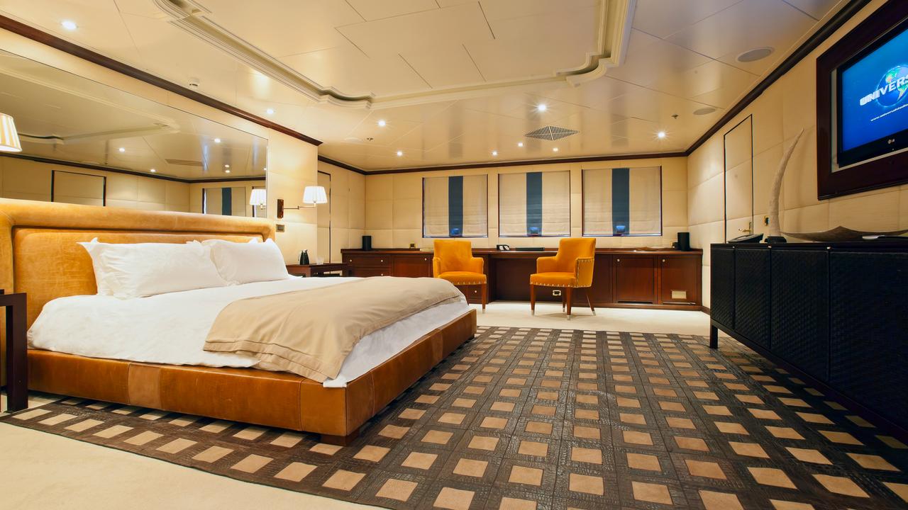 FORCE BLUE – Interieur