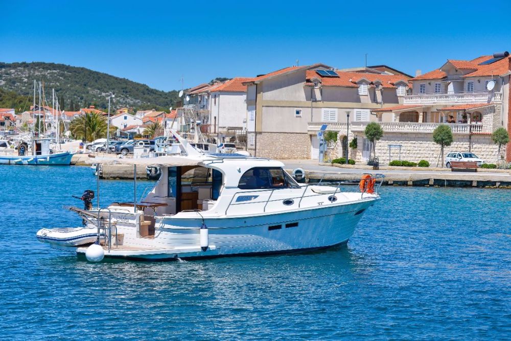 Adriana 36 „Mira“ als Charteryacht