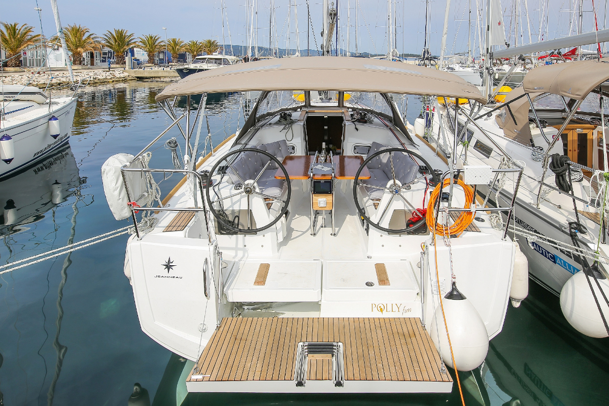 Sun Odyssey 349  Top image