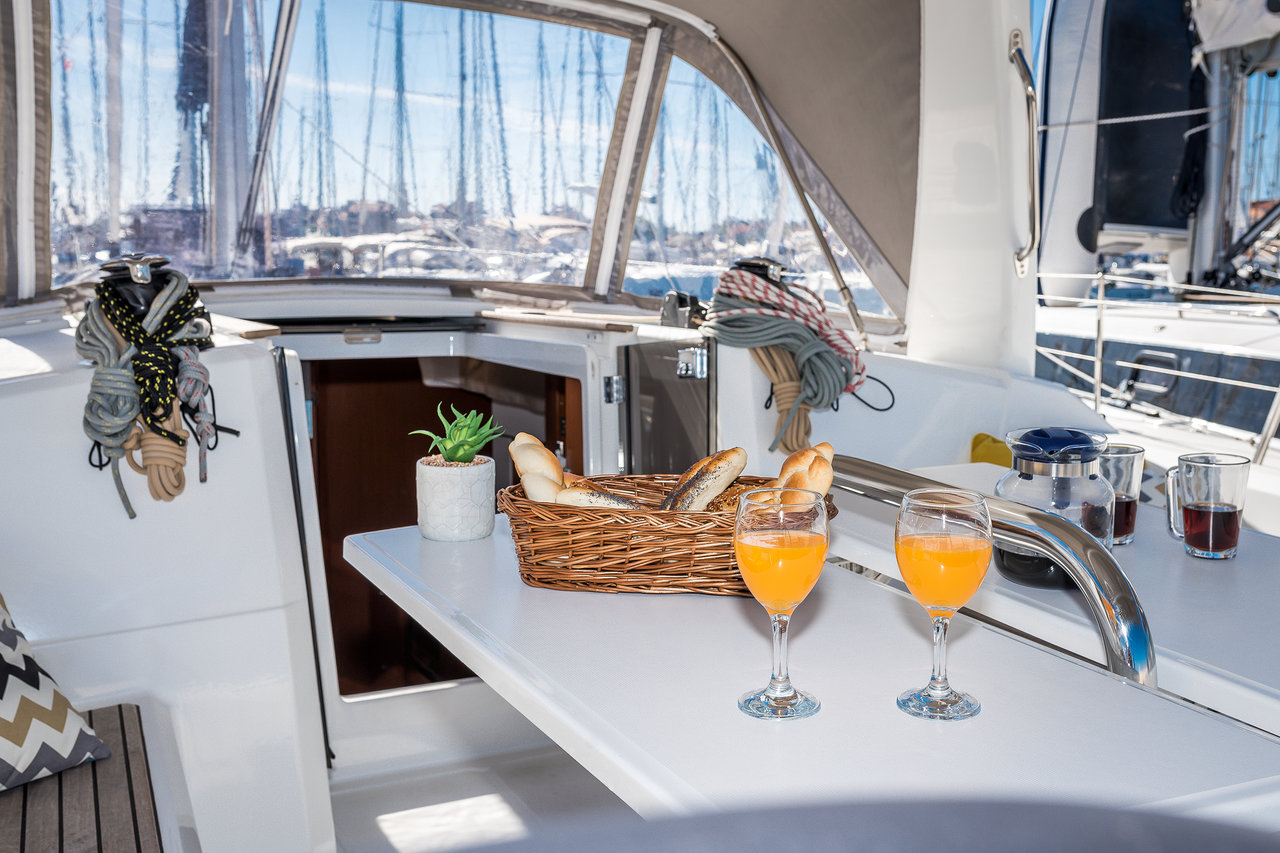 Oceanis 38.1, Foto 5