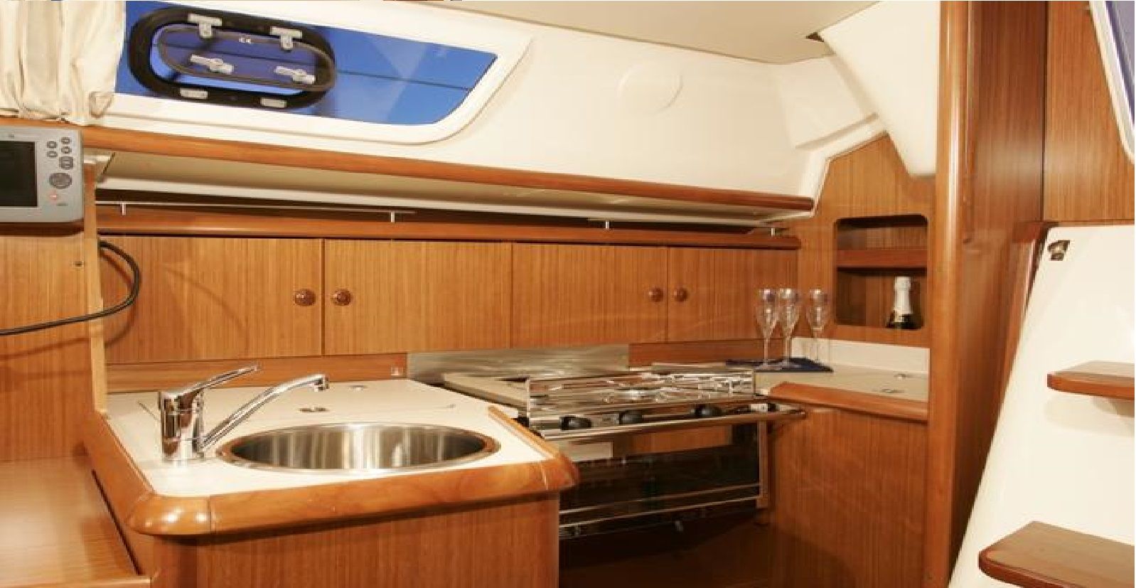 Sun Odyssey 32i Sun Odyssey 32i, Foto 2