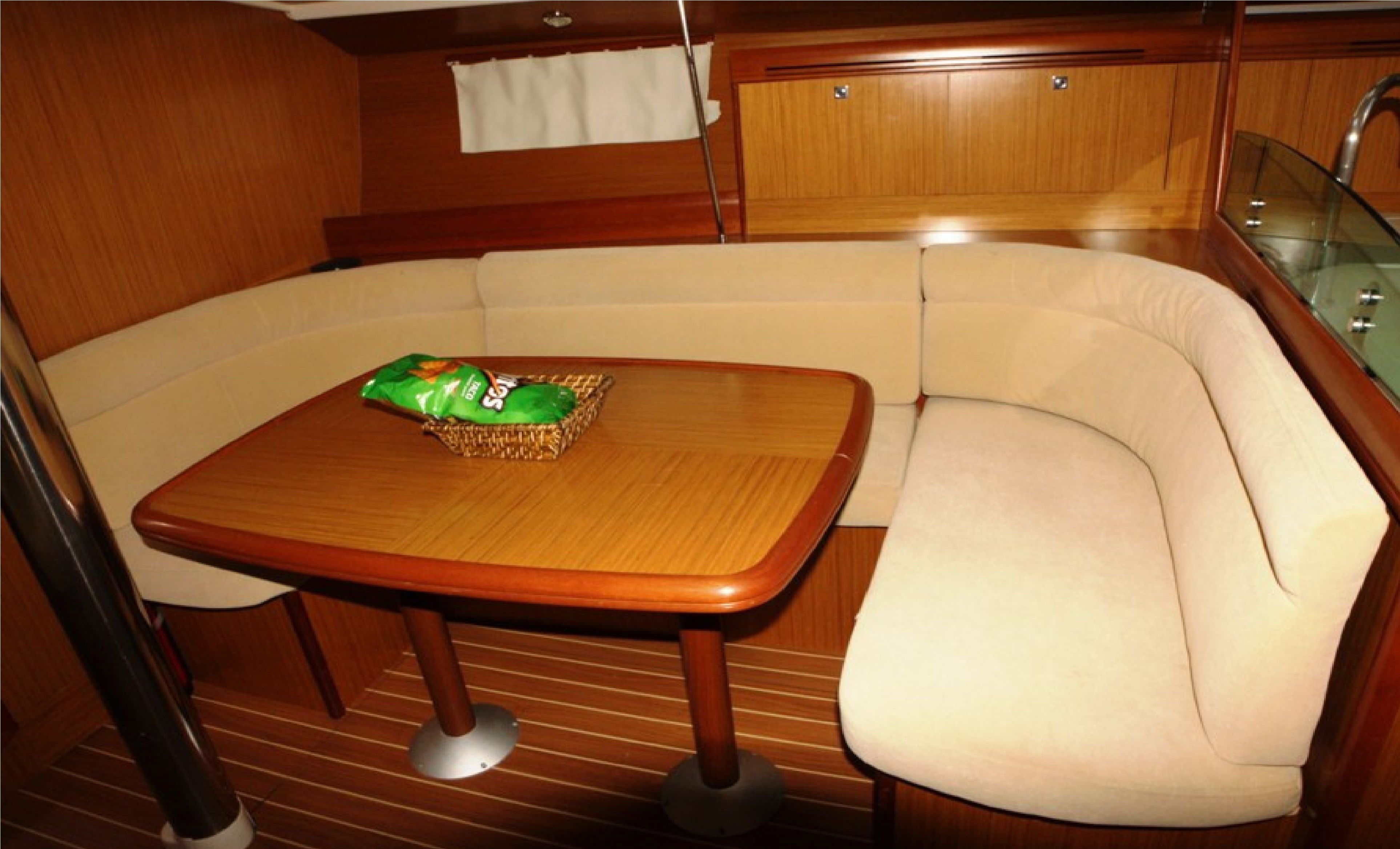Sun Odyssey 42i Coral Sea, Foto 3