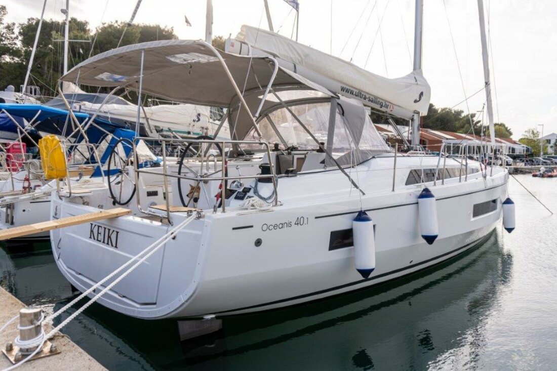 Oceanis 40.1 - 3 cab. Top image