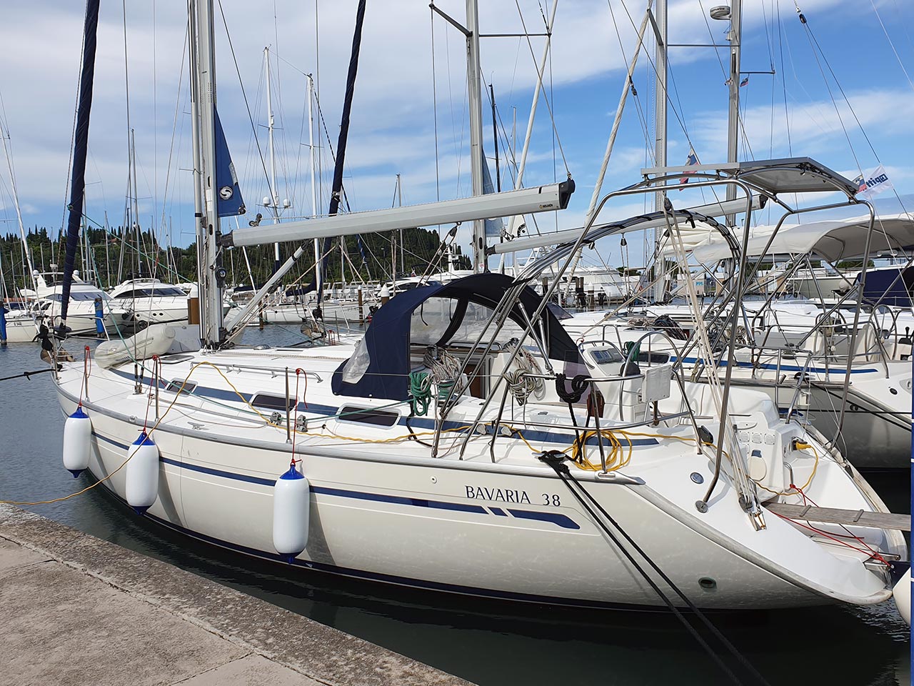 Bavaria 38 Top image